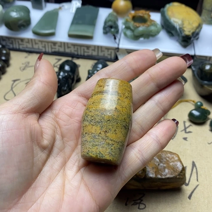 透闪石质玉手把未镶嵌