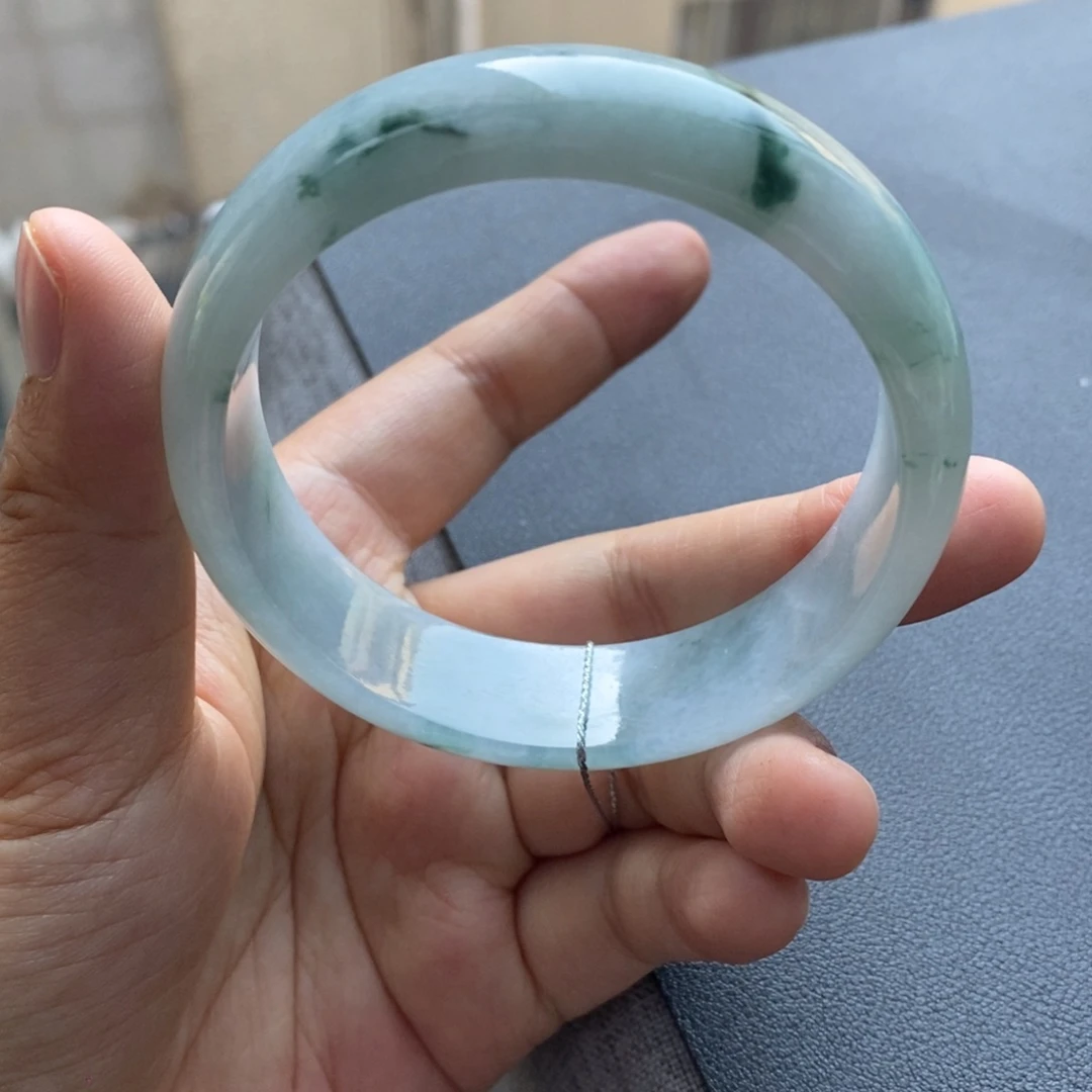 翡翠手镯未镶嵌天然