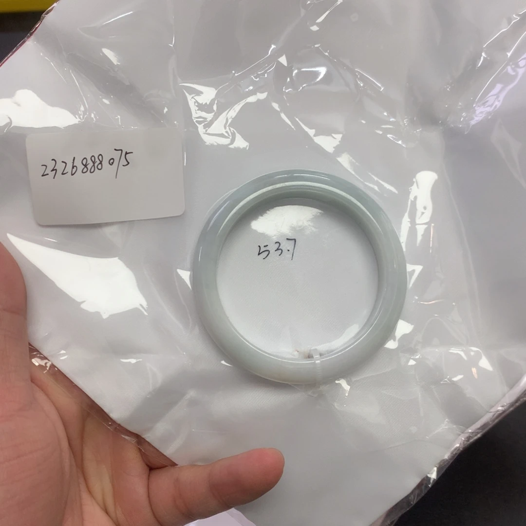 温***店翡翠未镶嵌手镯53.7