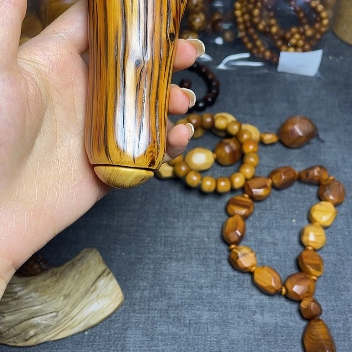 闲****柏木（崖柏）把件儿