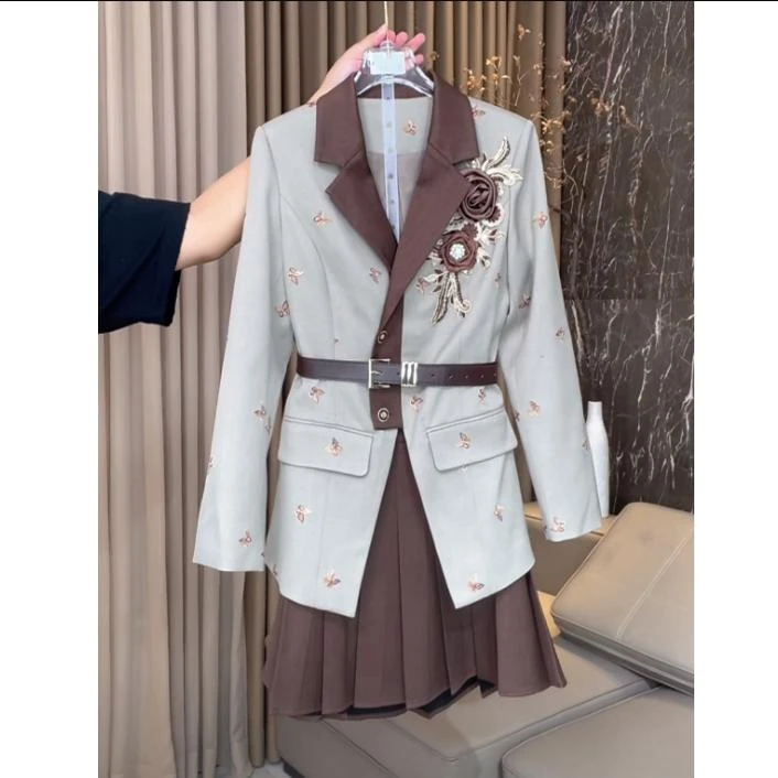 芙娜妮法式圆领秋季新款时尚气质女设计感小众长袖两件套F2431953