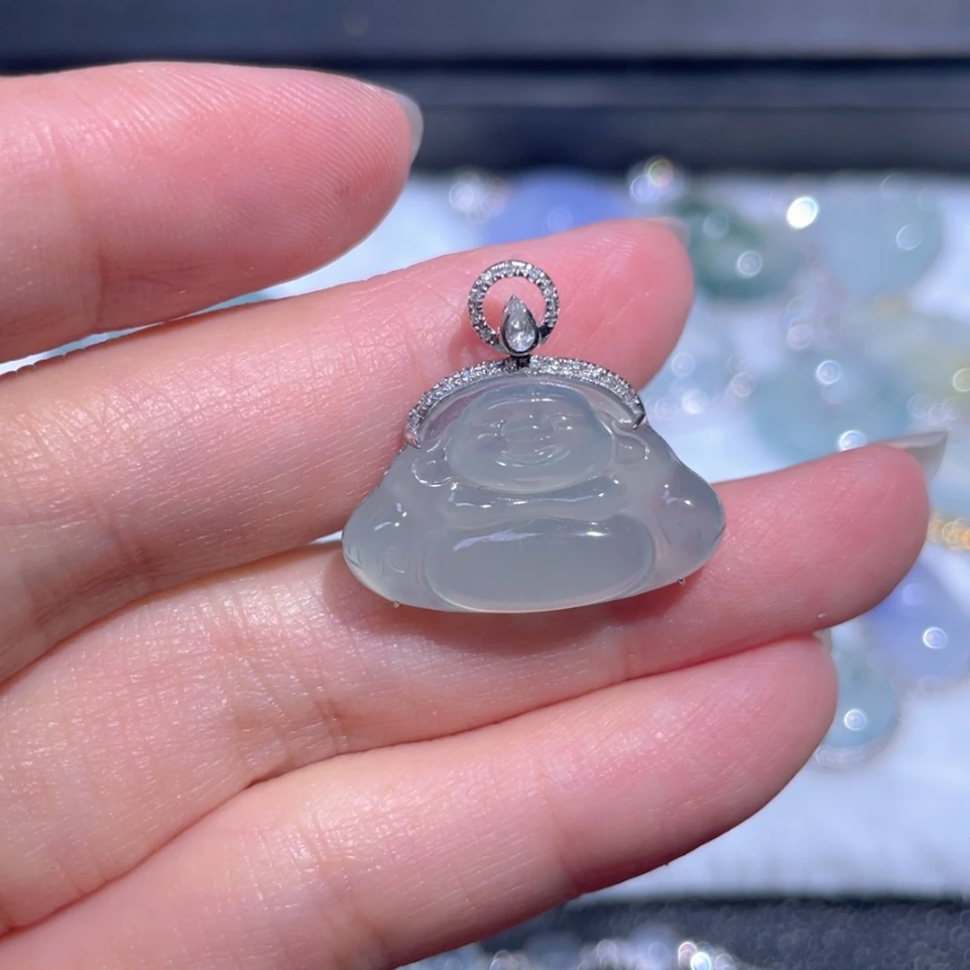 翡翠18K金镶嵌颈饰翡翠