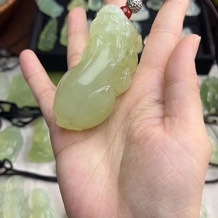 合金岫玉颈饰吊坠