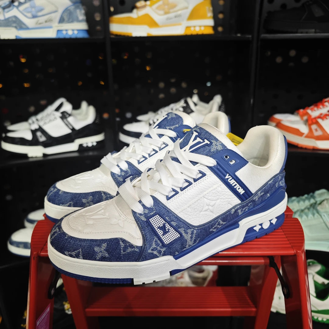 LV trainer白蓝牛仔42码 原盒配件齐全 低帮板鞋