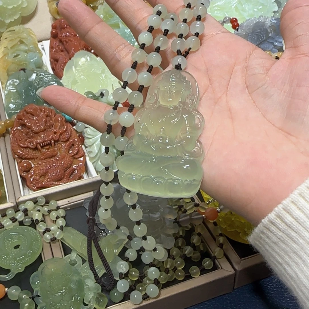 未镶嵌蛇纹石玉吊坠