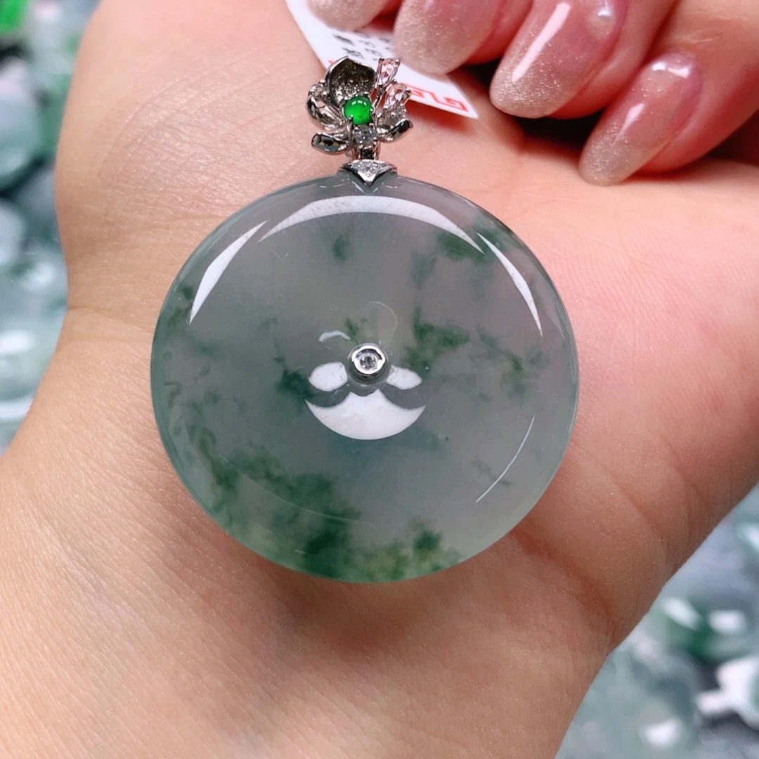 翡翠颈饰18K金镶嵌天然翡翠