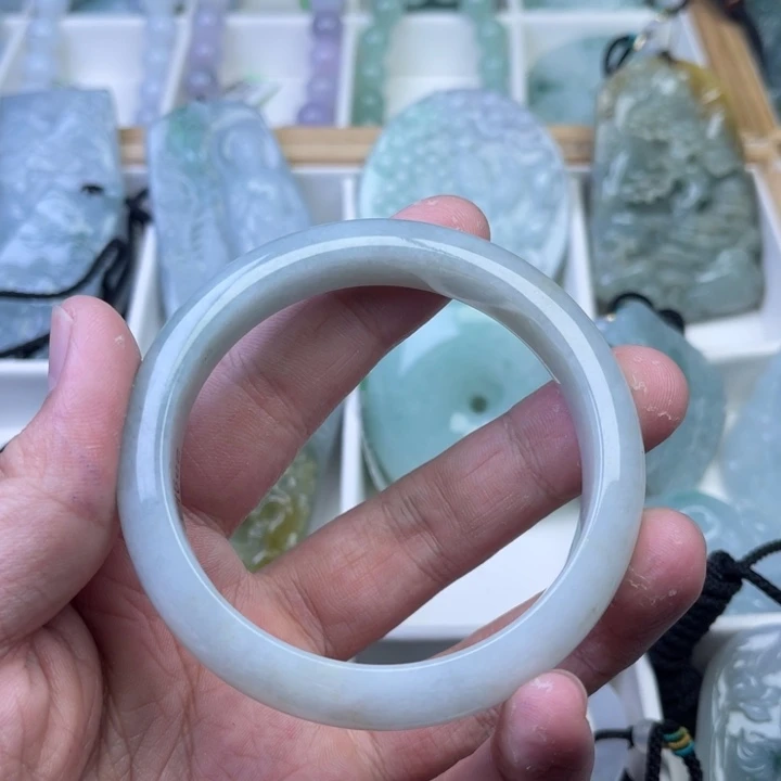 未镶嵌手镯翡翠001