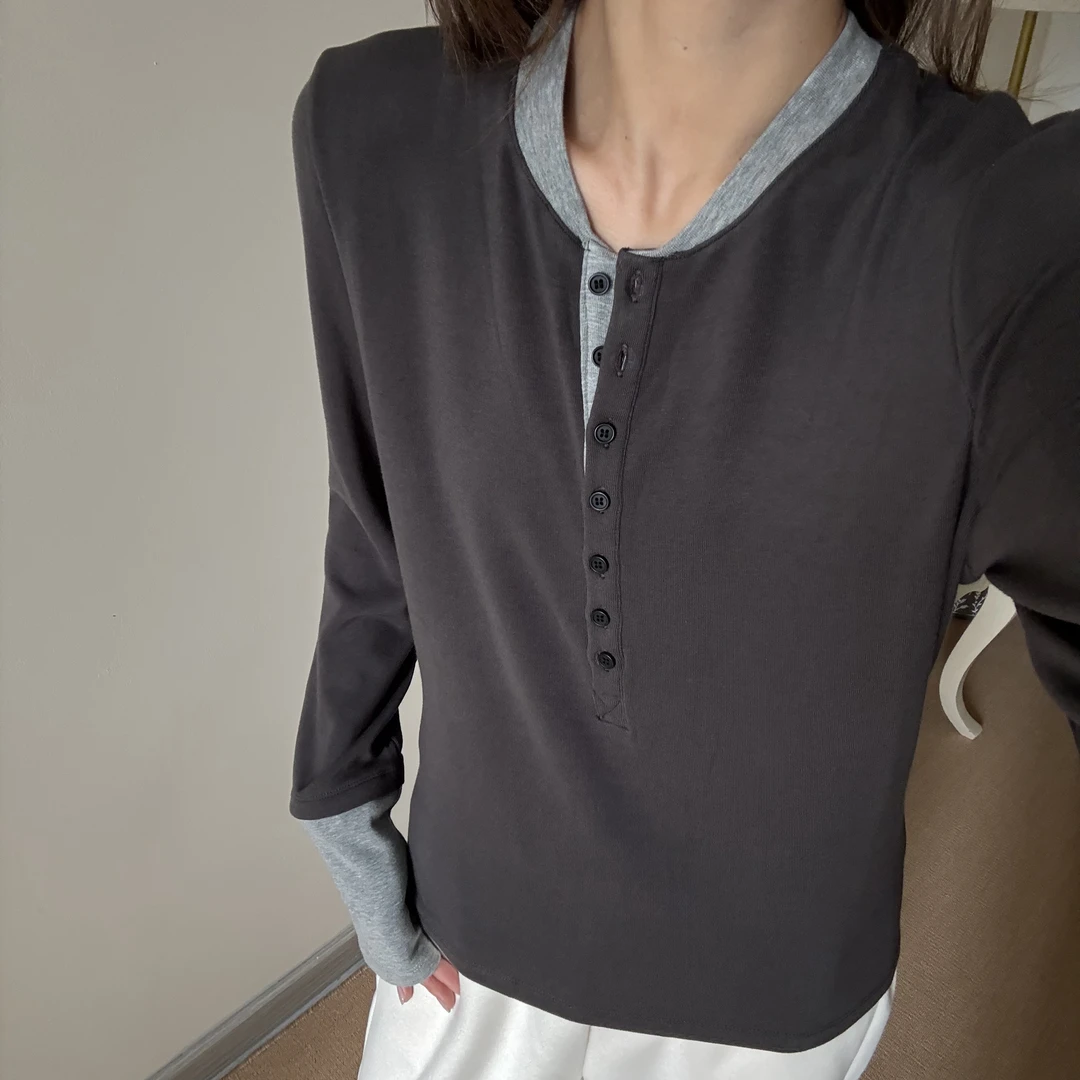 【p11】慵懒风设计拼接长袖休闲宽松圆领打底衫 T8950A1