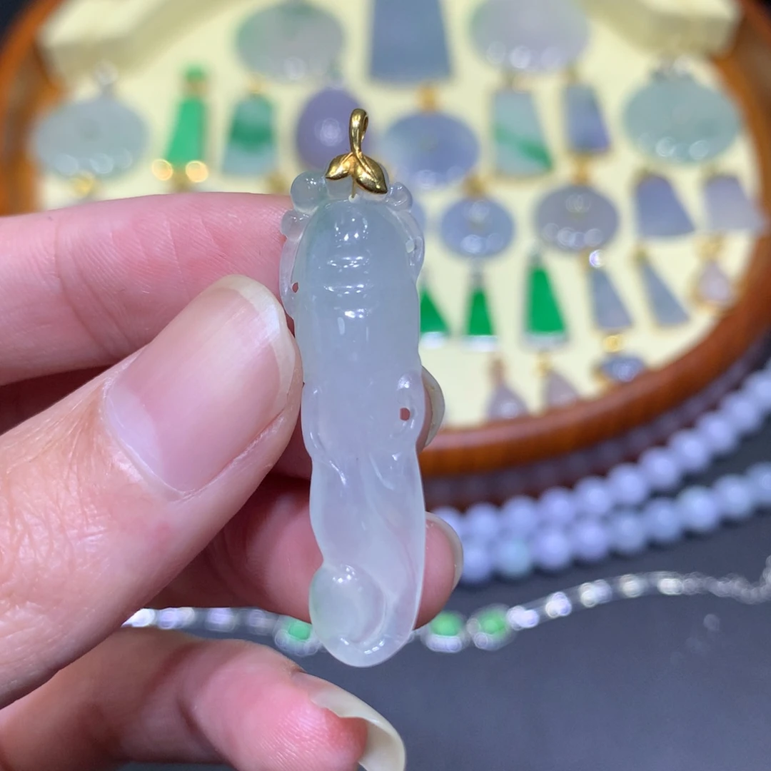 翡翠吊坠(不含链)18K金镶嵌