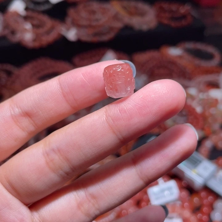 南红玛瑙未镶嵌猫猫桶珠2058