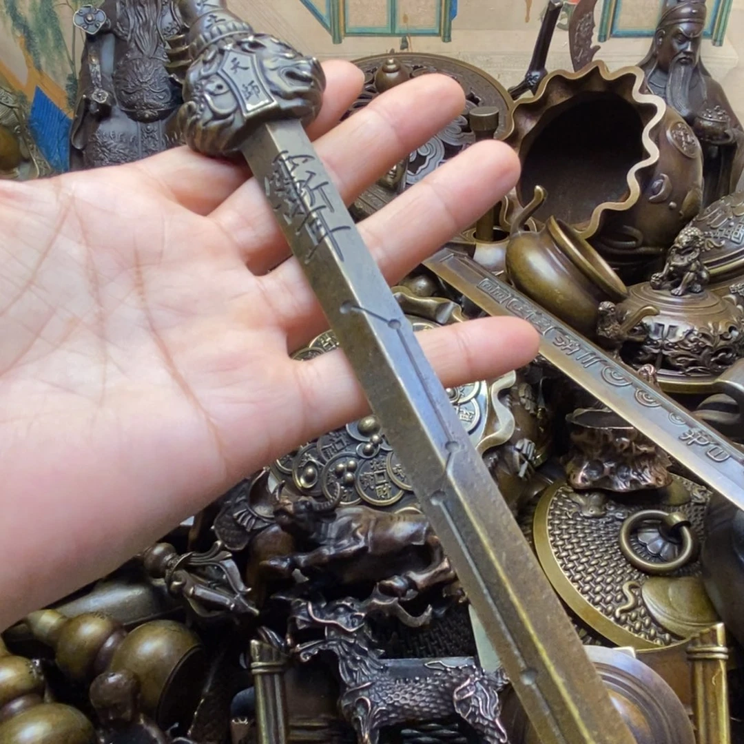 铜器摆件做工精良