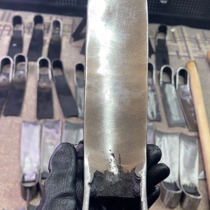 无***汉龙泉手工制作工艺炮弹钢锄头