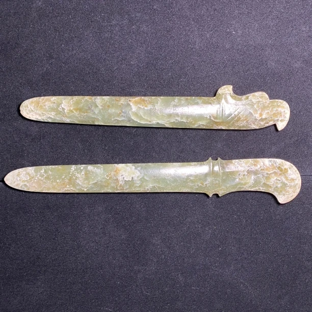 工艺品河磨玉柄型器