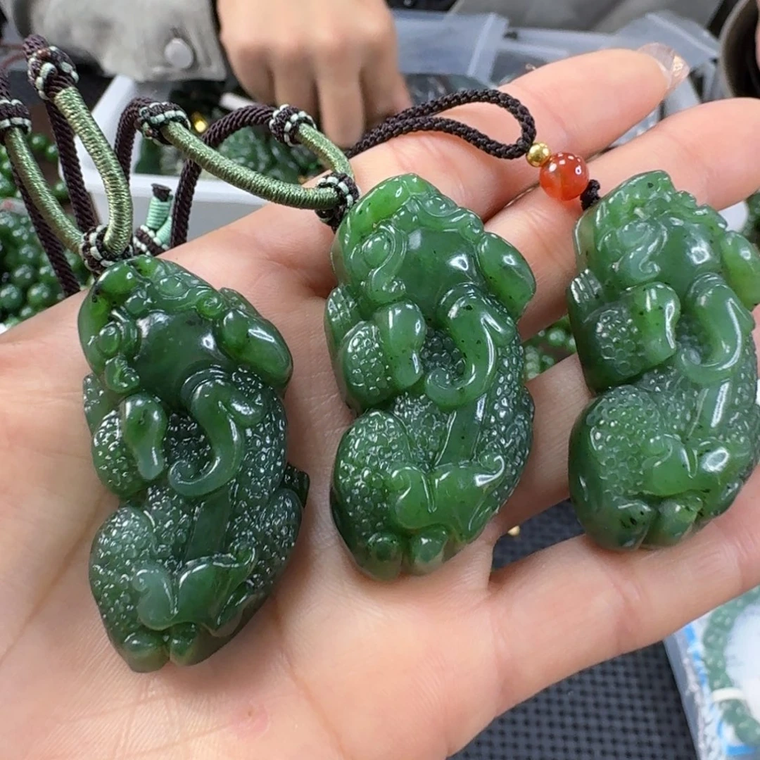 颈饰未镶嵌和田玉发其一