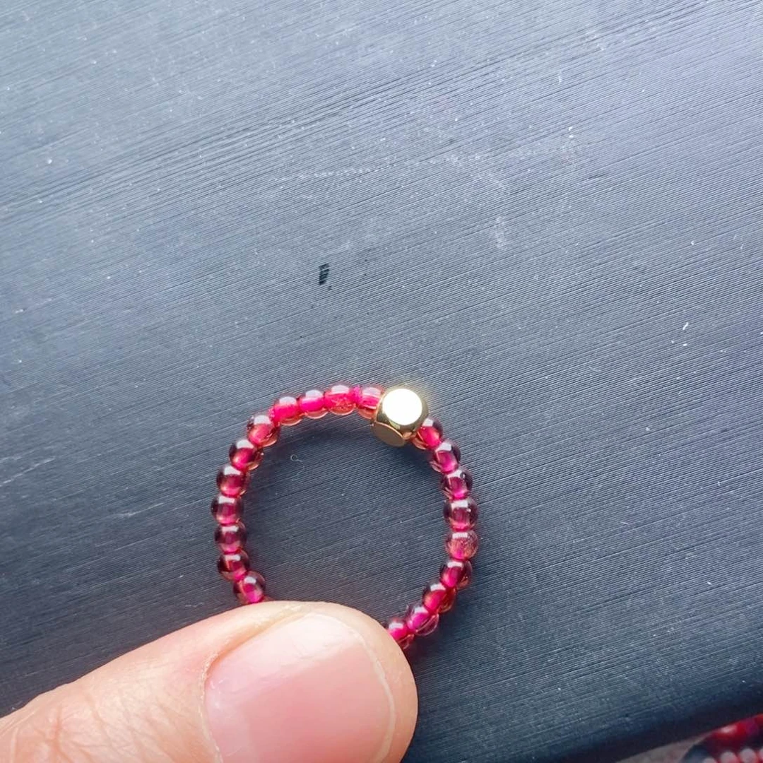 手链未镶嵌石榴石