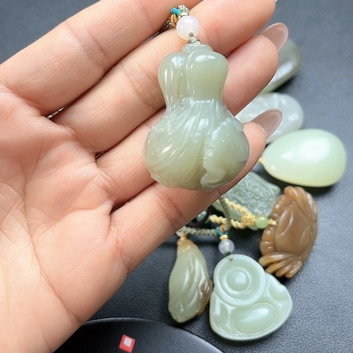 【闪购商品】颈饰未镶嵌和田玉