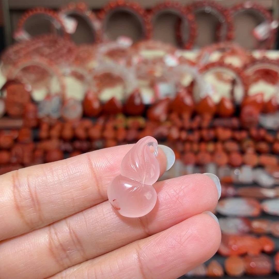 南红玛瑙未镶嵌颈饰葫芦吊坠