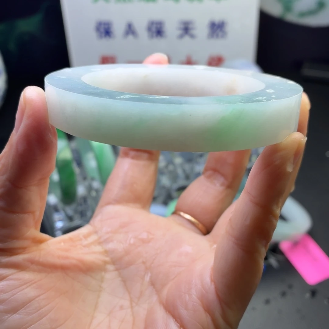 定制翡翠未镶嵌翡翠手镯冰胶带色