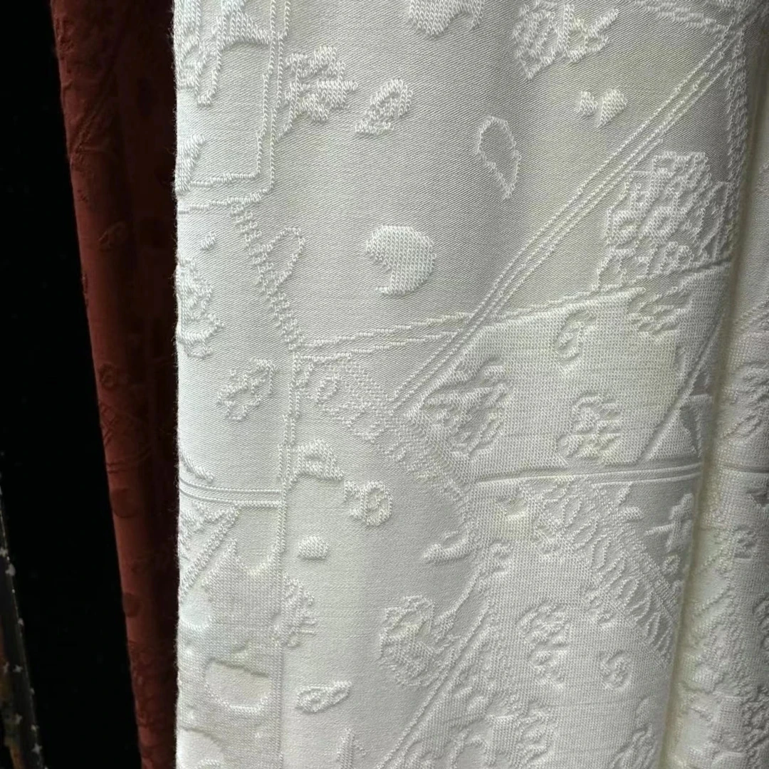 白色  水立方活动价