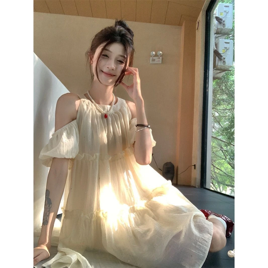 夏季短袖露肩设计法式连衣裙女2025年新款宽松显瘦甜美减龄小短裙