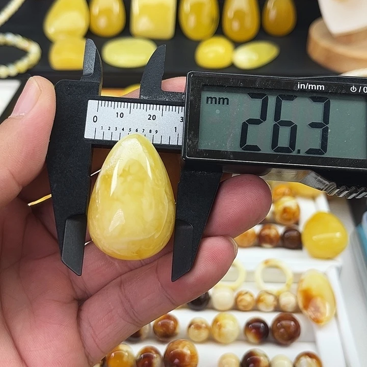 琥珀颈饰未镶嵌30
