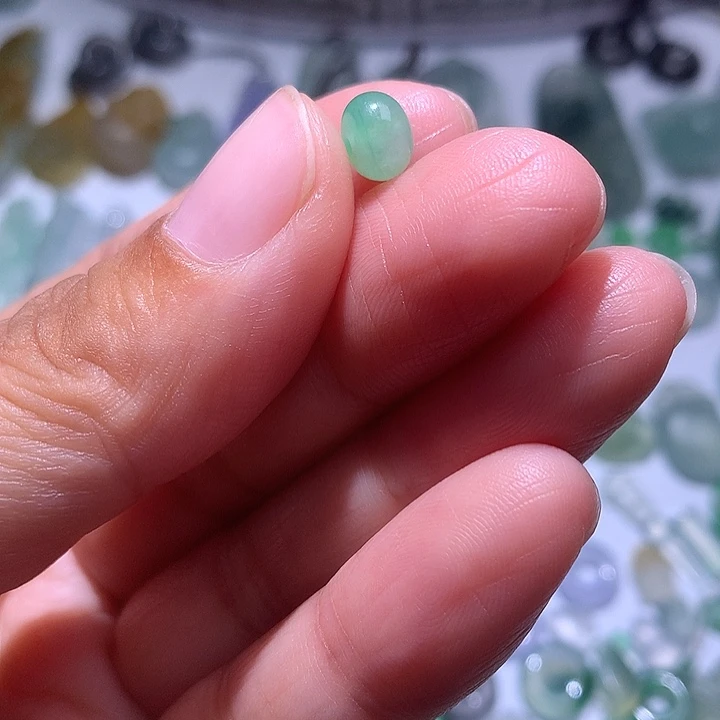 翡翠未镶嵌颈饰卡7绿色鼓珠