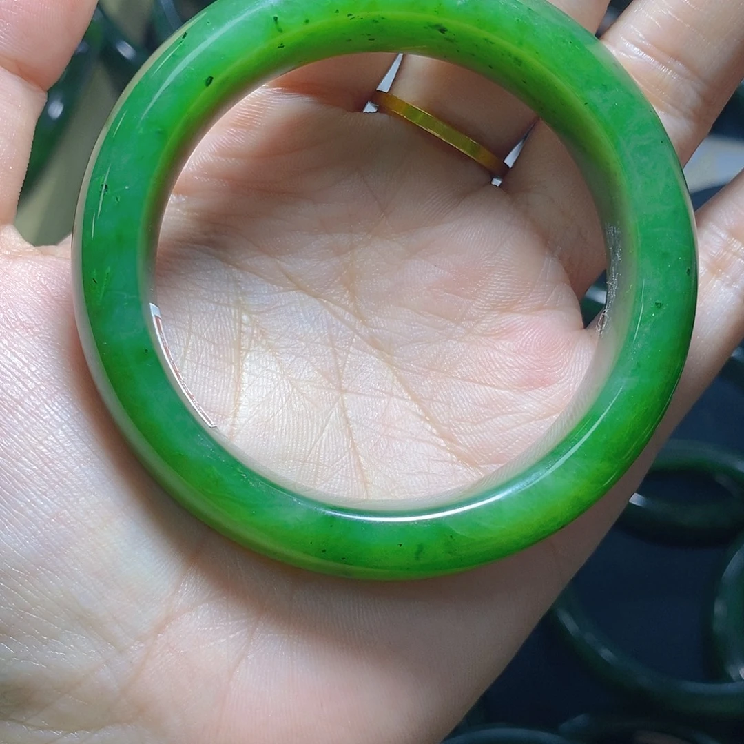 向****和田玉（碧玉）未镶嵌手链