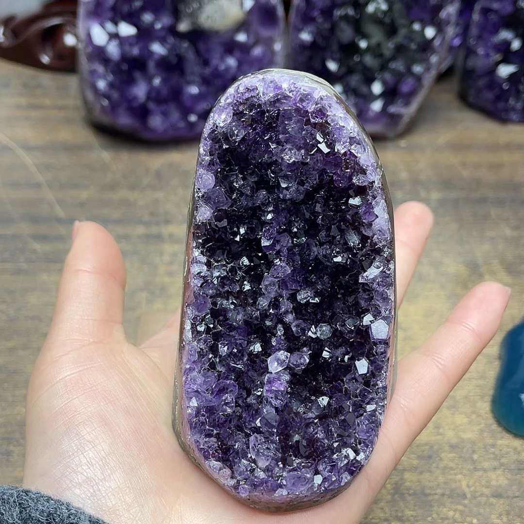 紫晶未镶嵌大型摆件（非配饰）