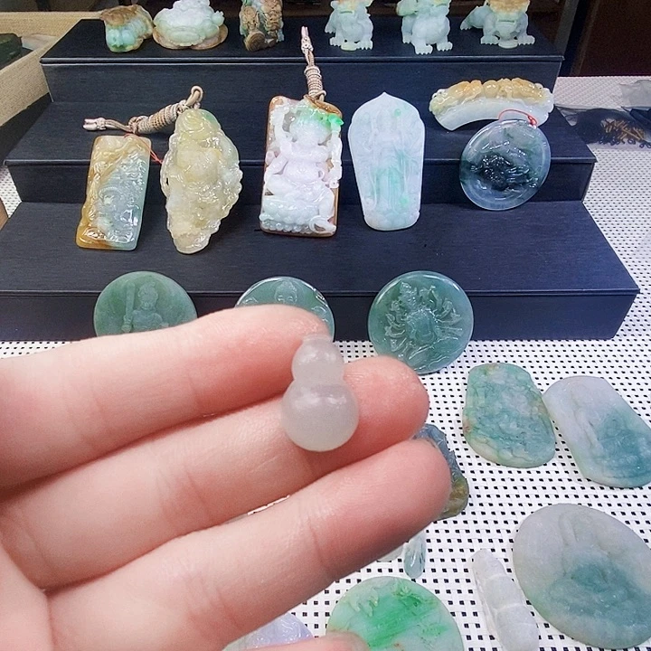 未镶嵌定制翡翠小葫芦
