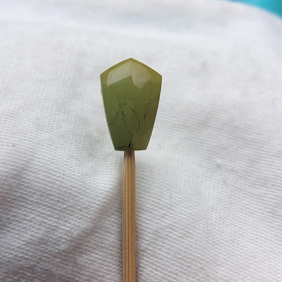 绿松石颈饰未镶嵌