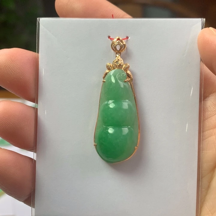 翡翠18K金镶嵌颈饰翡翠吊坠