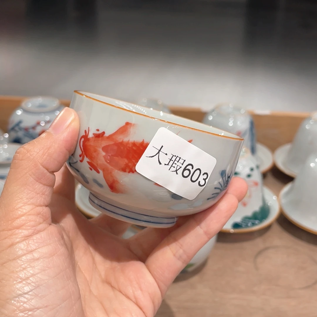 釉下手绘茶具微瑕