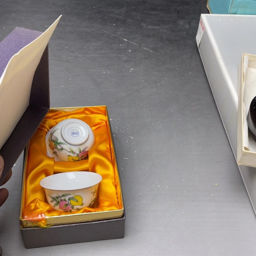 瓷片小***七密密麻麻地铺满