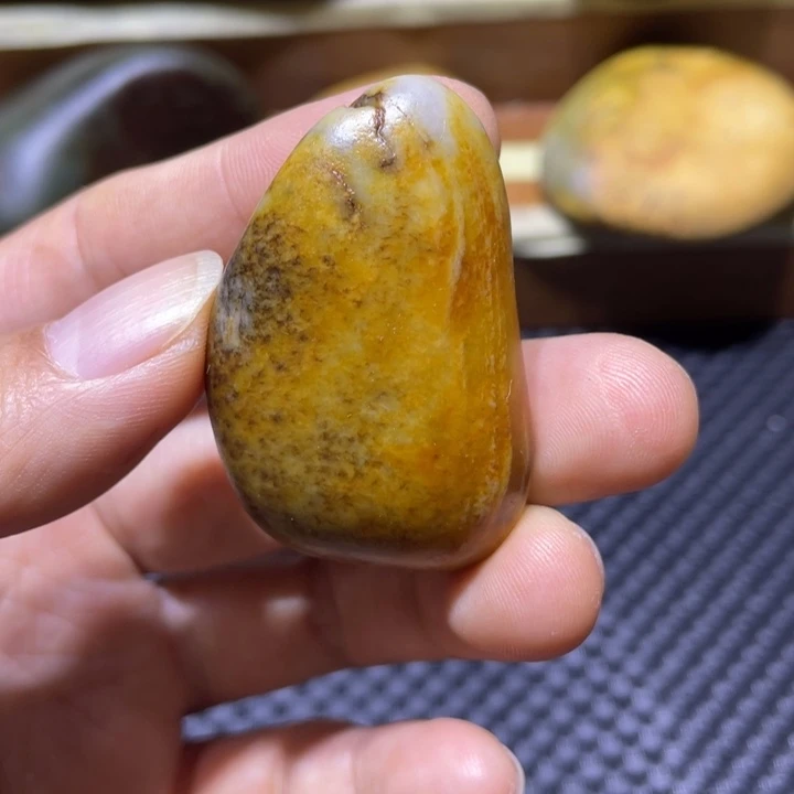 和田玉未镶嵌珠宝奇石