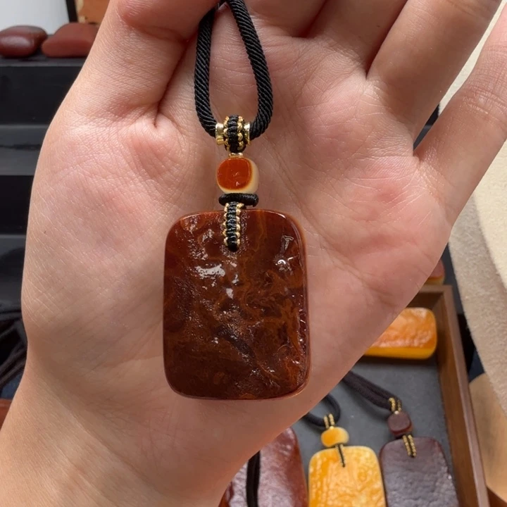 蜜蜡未镶嵌吊坠(赠链)