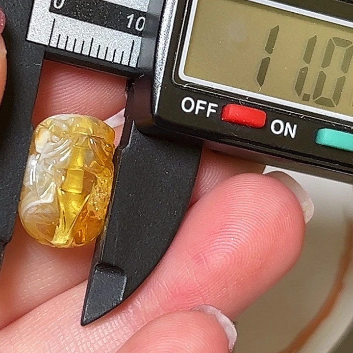 蜜蜡未镶嵌裸石微瑕296