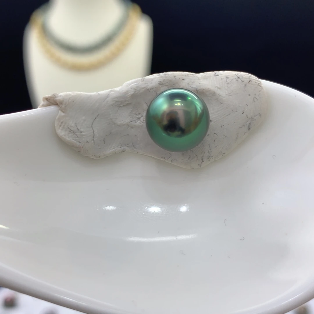 未镶嵌裸珠定制海水珍珠10.7MM宝石绿孔后无暇