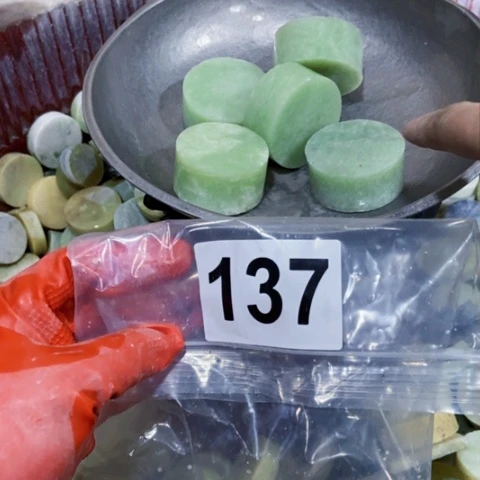 【闪购商品】蛇纹石玉珠宝半成品未镶嵌