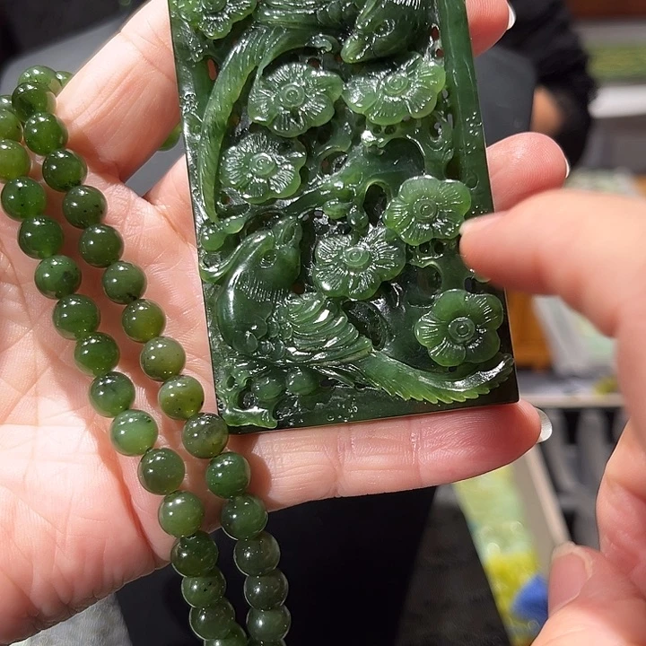 颈饰未镶嵌和田玉（糖玉）美***?