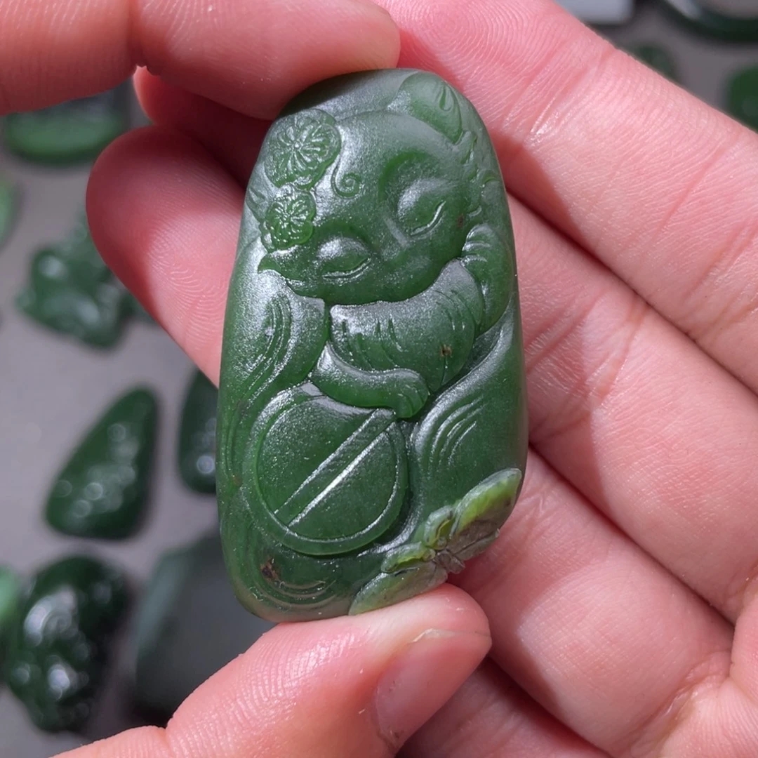 和田玉（碧玉）未镶嵌颈饰定制