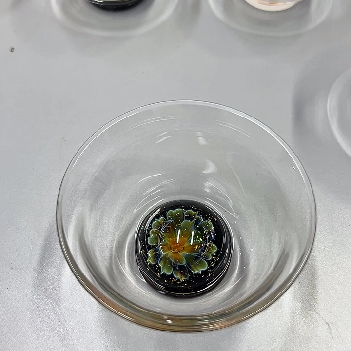 黑底兰花小鸿杯恭喜发财