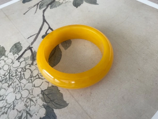 鸡油黄蜜糖宽版手镯59+