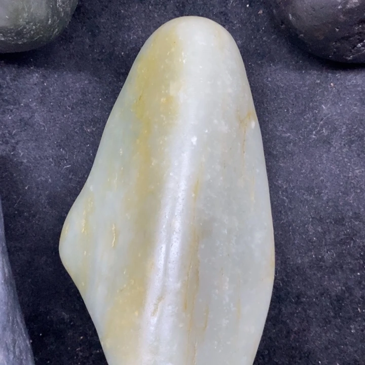未镶嵌和田玉（糖玉）挂件红**主