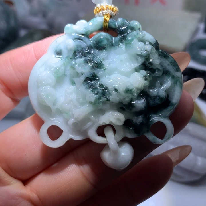 翡翠未镶嵌颈饰保真天然A货翡翠