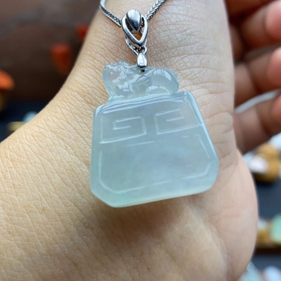 【闪购商品】颈饰银S925镶嵌翡翠63