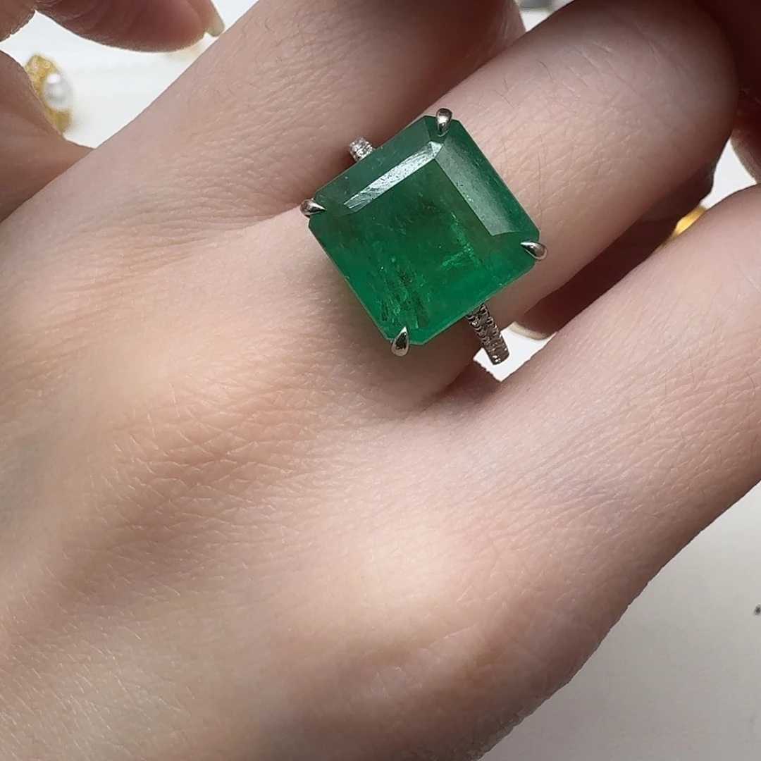 未镶嵌祖母绿戒指