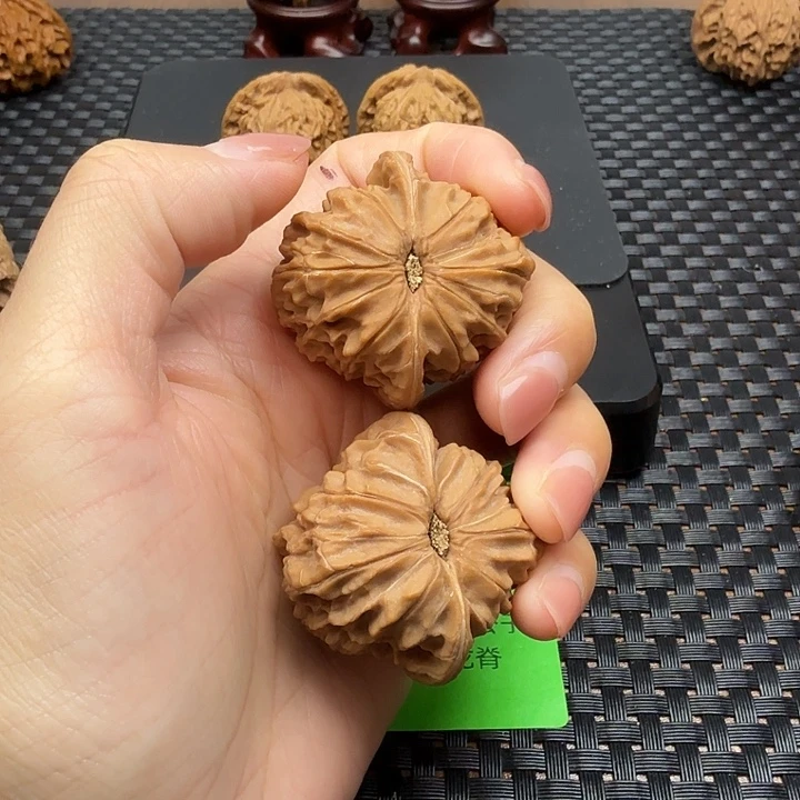 ༺***༻文玩核桃吊坠磨盘