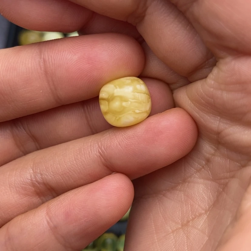 【闪购商品】琥珀珠宝奇石未镶嵌1**U