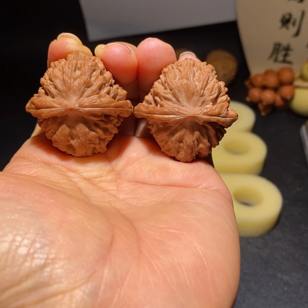 文玩核桃吊坠原树太阳花38