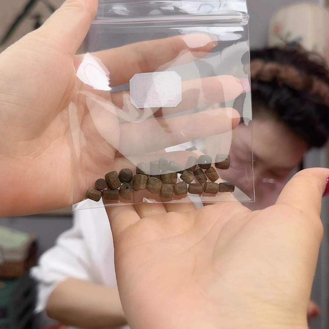 沉香沉香碎屑金**李海南沉香散珠